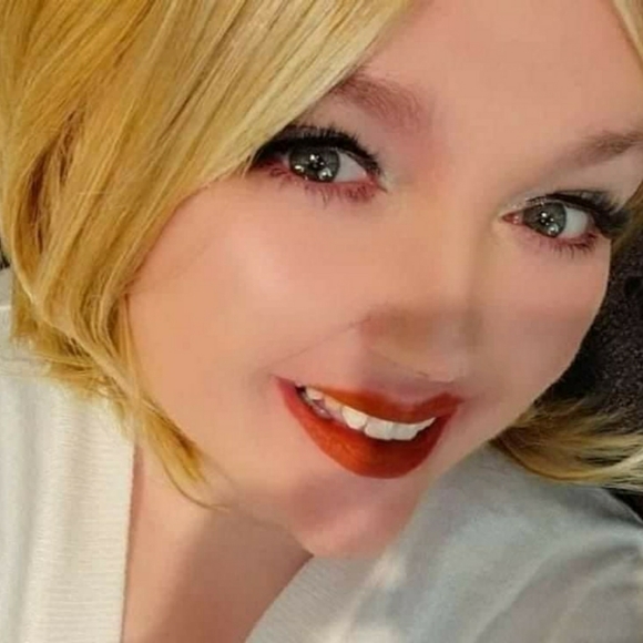 Meet your Posher, Alice - Picture 1 of 1